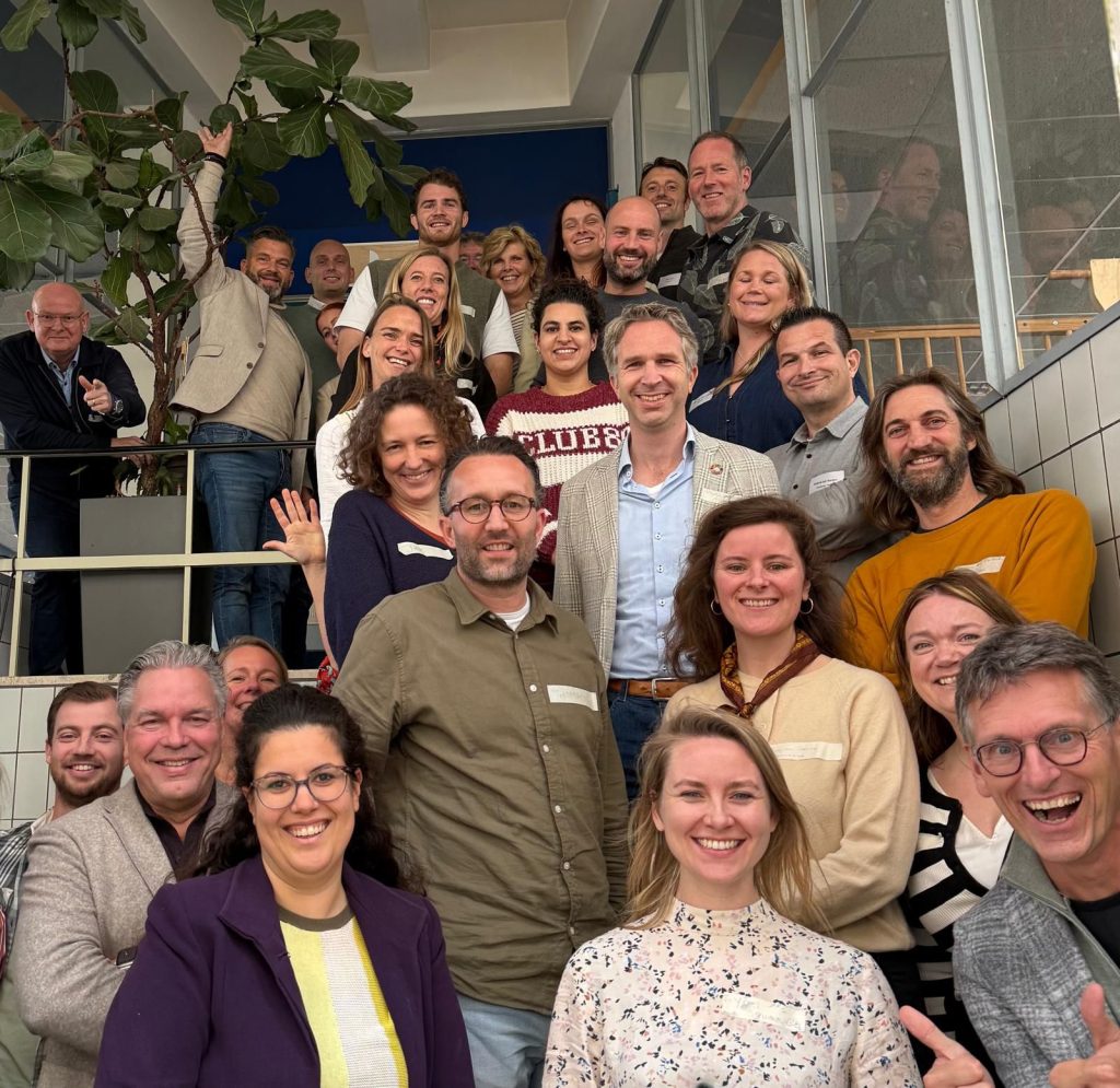 Mensen uit BACB-netwerk op de foto met elkaar