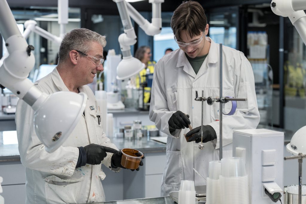 Het R&D team test dagelijks nieuwe recepturen, toepassingen en technieken.